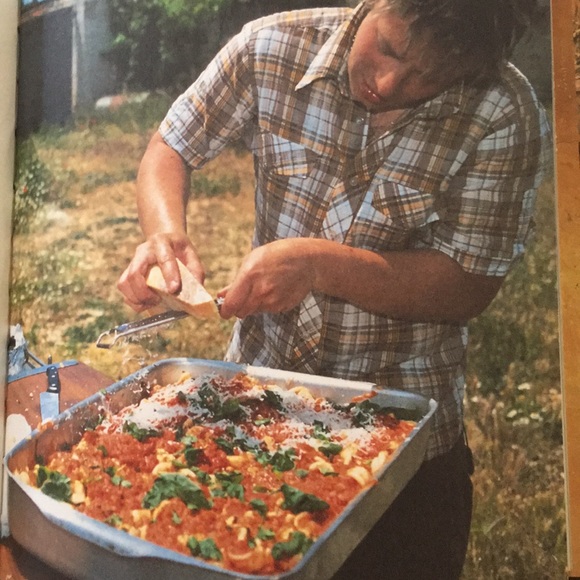 Jamie Oliver Italy Cookbook - Picture 5 of 6